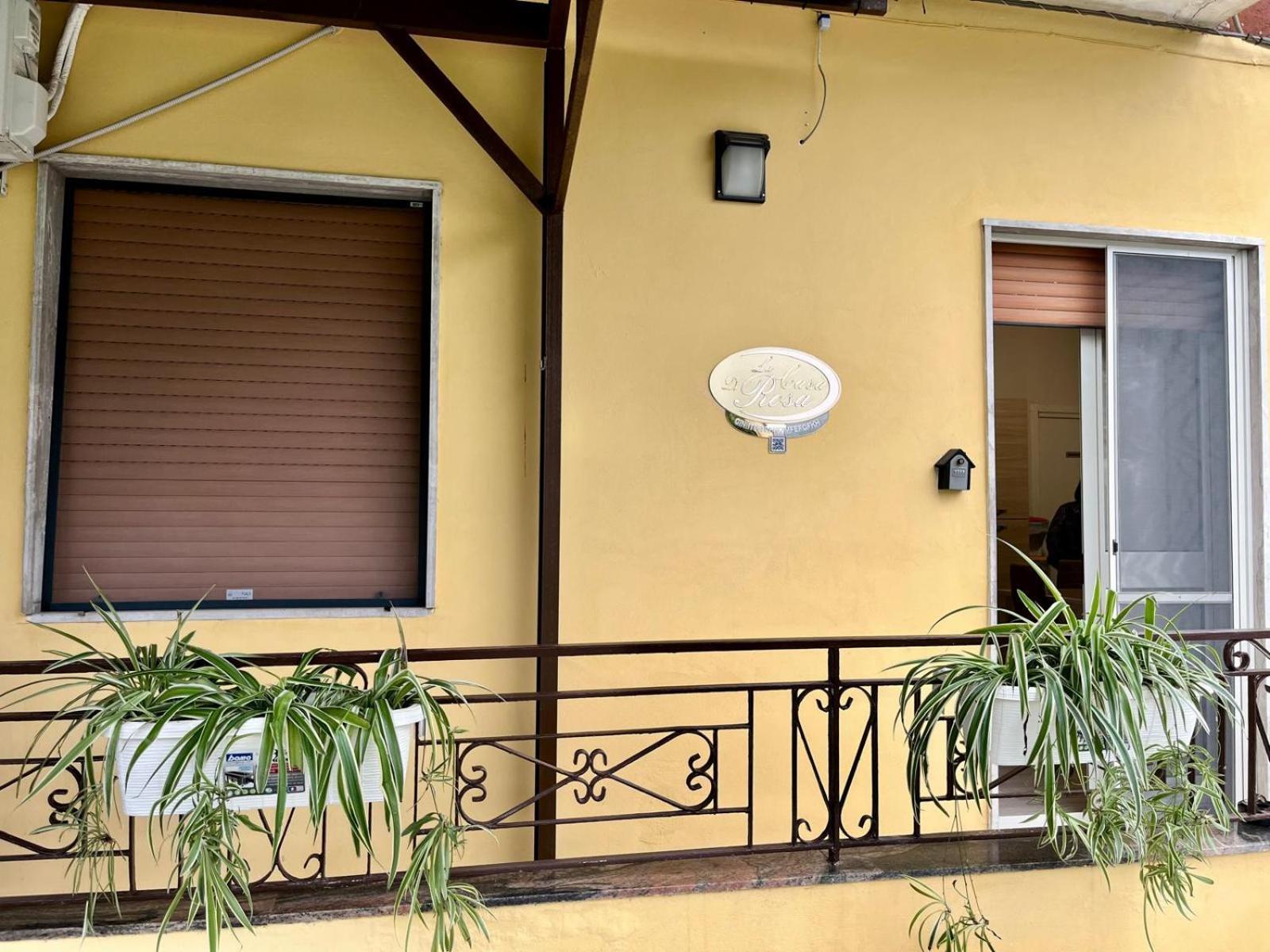 Готель La Casa Di Rosa Кастелламмаре-ді-Стабія Екстер'єр фото